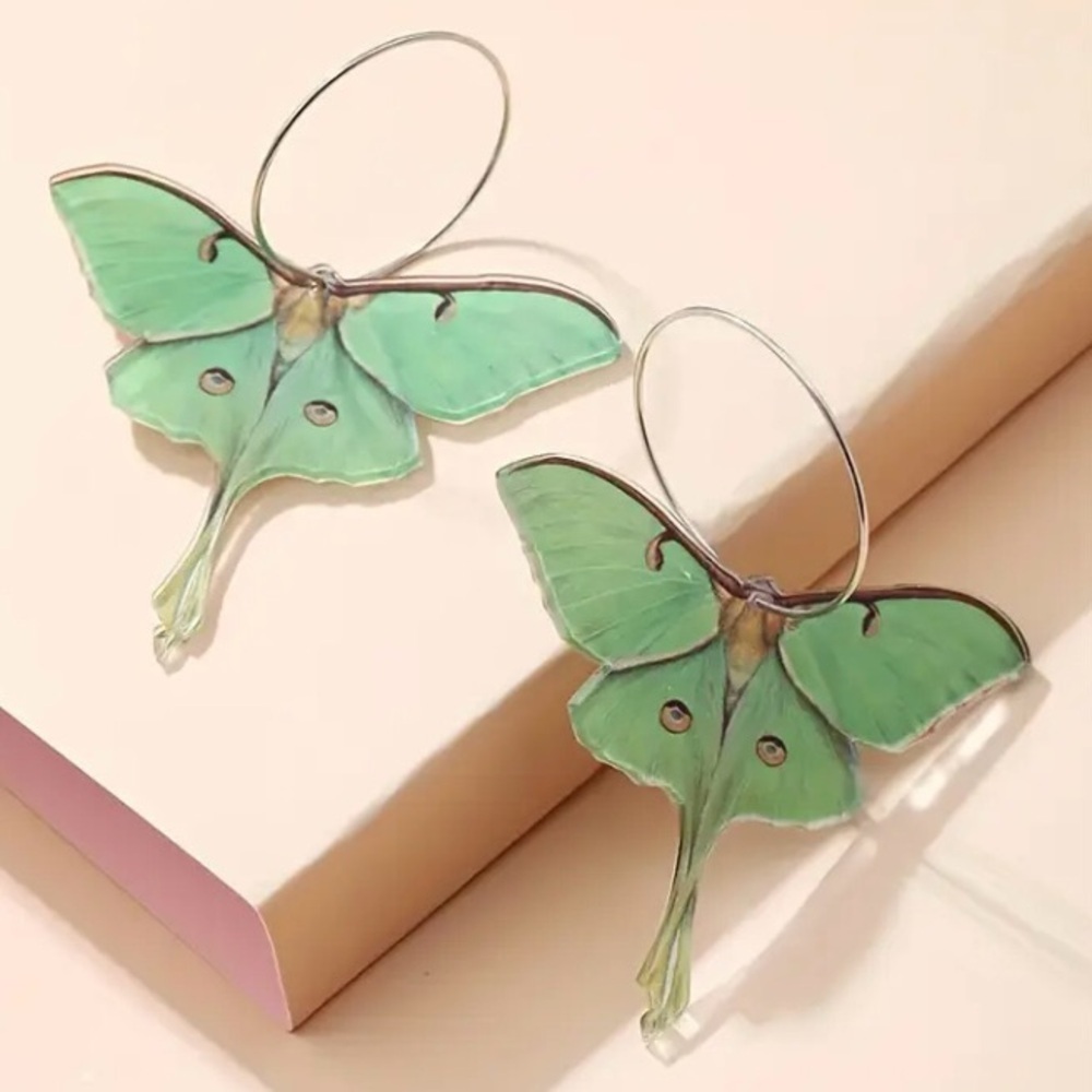 ✨ModCloth Soren Luna Moth Acrylic Earrings